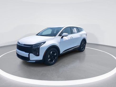 Used 2026 Kia Sportage LX FWD image 4