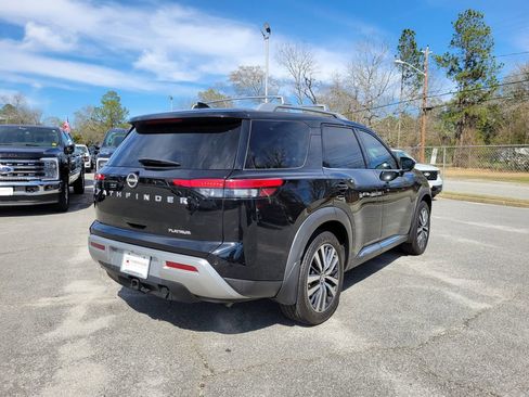 Used 2022 Nissan Pathfinder Platinum w/ Cargo Package image 5