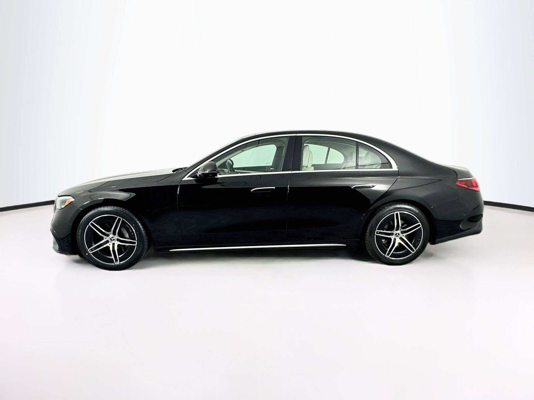Used 2025 Mercedes-Benz E 350 Sedan w/ Winter Package image 4