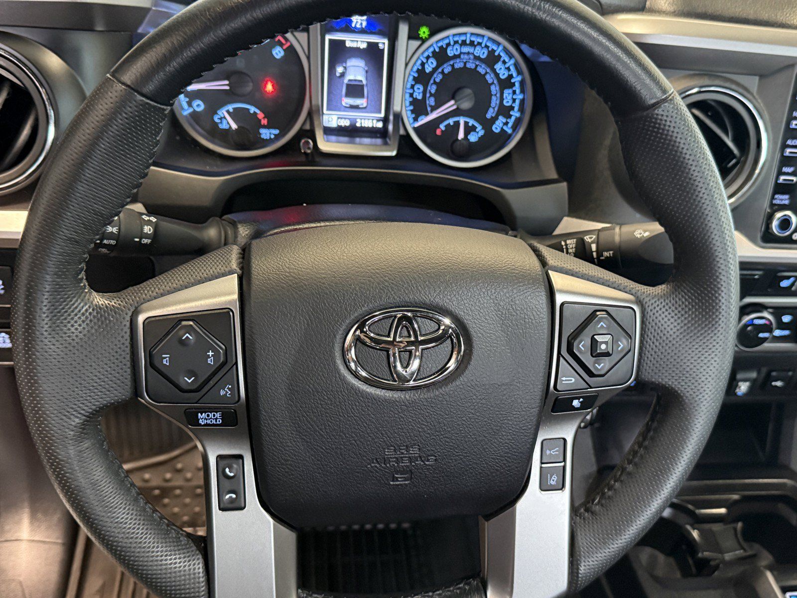 Used 2022 Toyota Tacoma Limited w/ Nightshade Package AWD/4WD image 18