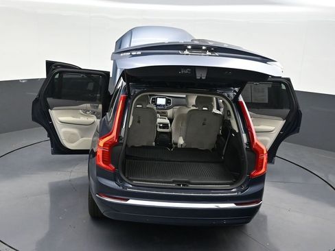Used 2025 Volvo XC90 T8 Ultra w/ Lounge Package image 34