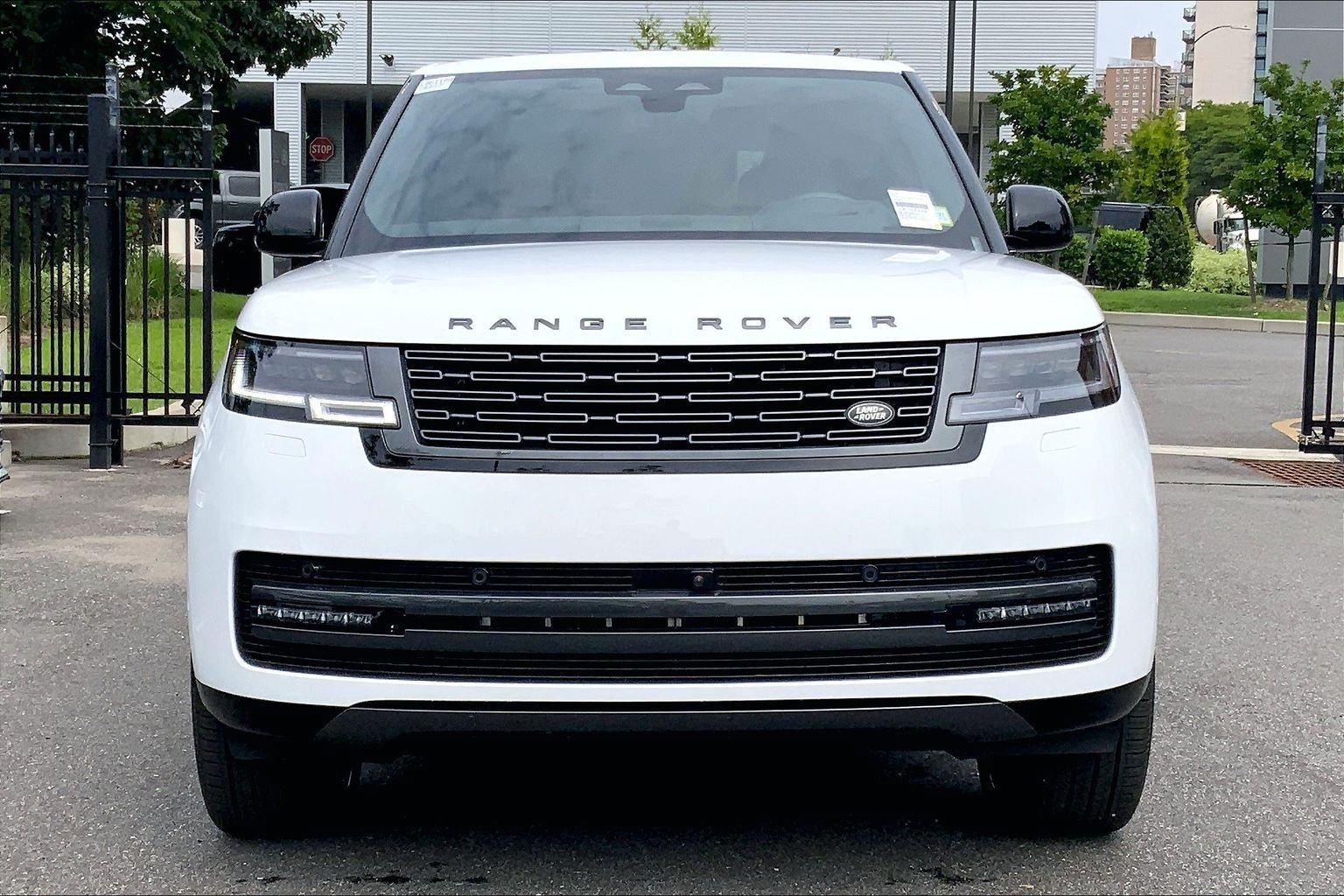 New 2026 Land Rover Range Rover SE AWD/4WD image 3