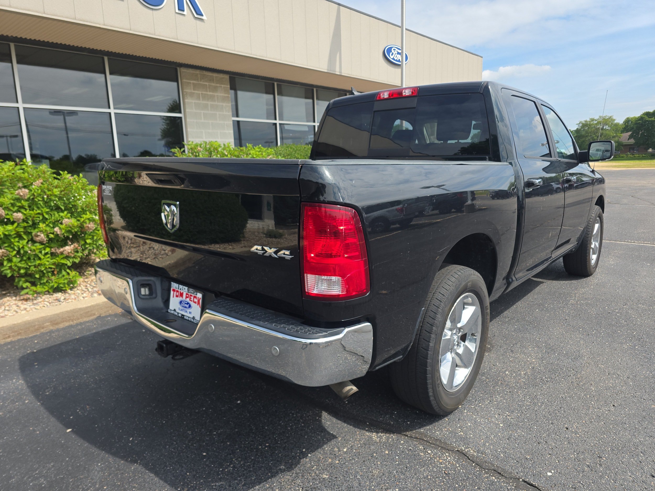 Used 2017 RAM 1500 Big Horn AWD/4WD image 2