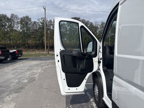 New 2025 RAM ProMaster 2500 w/ Convenience Group image 14