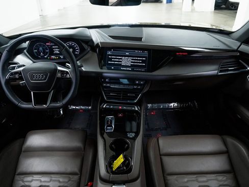 Used 2023 Audi e-tron GT Premium Plus image 9
