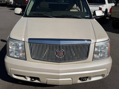 Used 2005 Cadillac Escalade EXT AWD/4WD image 91