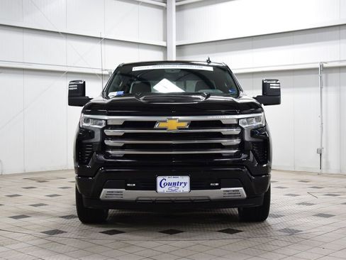 Used 2024 Chevrolet Silverado 1500 High Country w/ High Country Premium Package AWD/4WD image 2