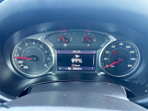 Used 2023 GMC Terrain SLT w/ Elevation Edition image 12