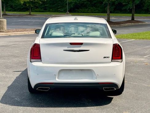 Used 2023 Chrysler 300 Touring L RWD image 6