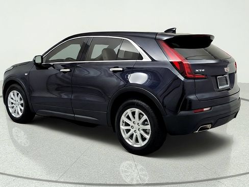 Certified 2023 Cadillac XT4 Luxury w/ Cold Weather Package FWD image 3