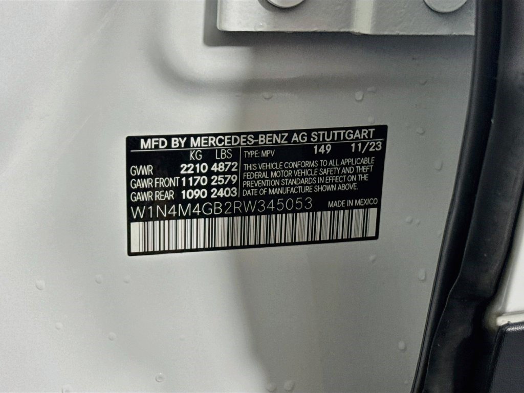 Used 2024 Mercedes-Benz GLB 250 image 38