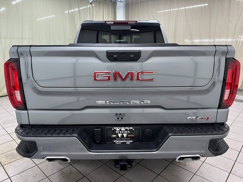 Certified 2025 GMC Sierra 1500 AT4 w/ AT4 Preferred Package image 9