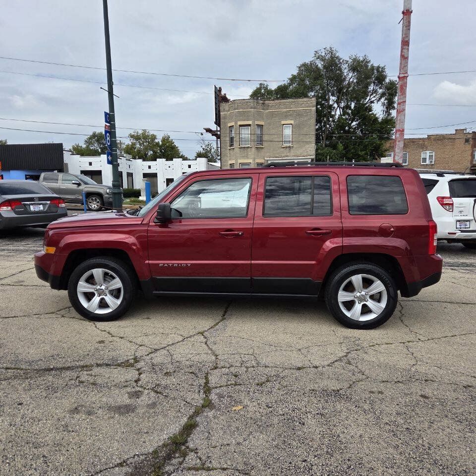 Used 2012 Jeep Patriot Latitude w/ Sun/Sound Group FWD image 8