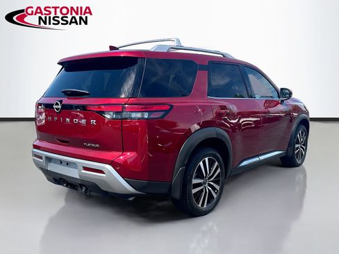 Used 2024 Nissan Pathfinder Platinum w/ Cargo Package FWD image 9