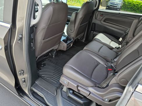 Used 2019 Honda Odyssey EX-L image 18