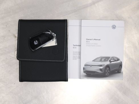 Used 2023 Volkswagen ID.4 Pro S Plus RWD image 5