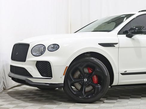 Used 2023 Bentley Bentayga AWD/4WD image 2
