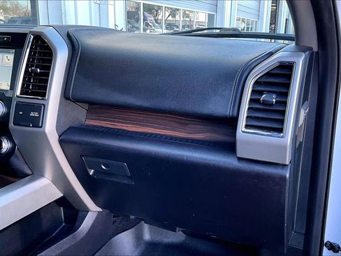 Used 2017 Ford F150 Lariat image 19