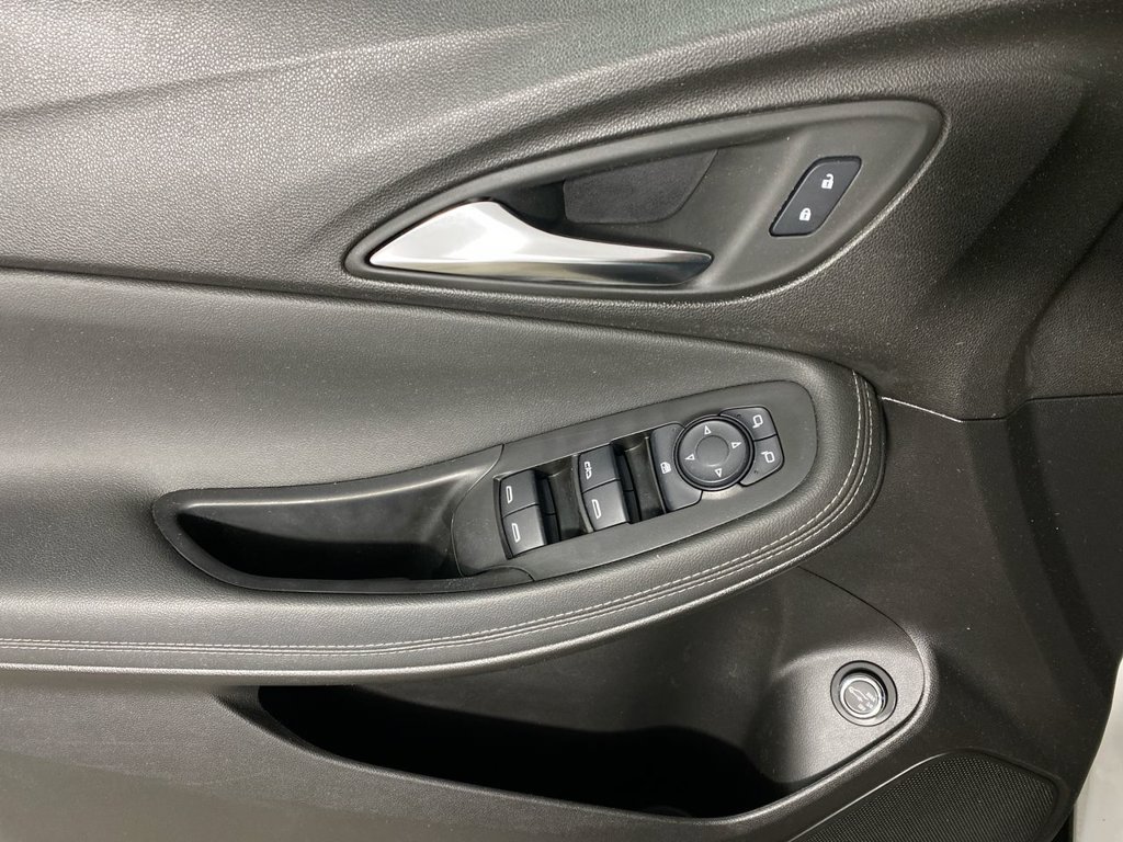 Used 2024 Buick Encore GX Preferred FWD image 13