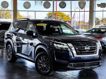 Used 2025 Nissan Pathfinder SV