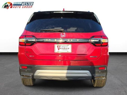 New 2025 Honda Pilot Touring image 7