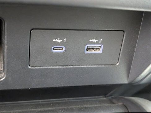 Used 2023 Nissan Titan SV w/ SV Convenience Package image 20