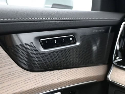 New 2026 Volvo XC90 B6 Plus w/ Protection Package Premier image 33