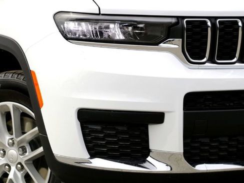 New 2025 Jeep Grand Cherokee L Laredo w/ Luxury Tech Group I image 3