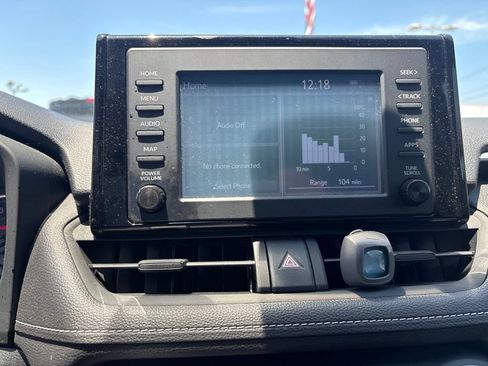 Used 2019 Toyota RAV4 XLE FWD image 25