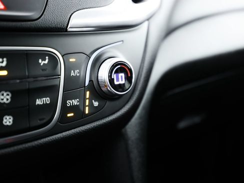 Used 2021 Chevrolet Equinox LT FWD image 26