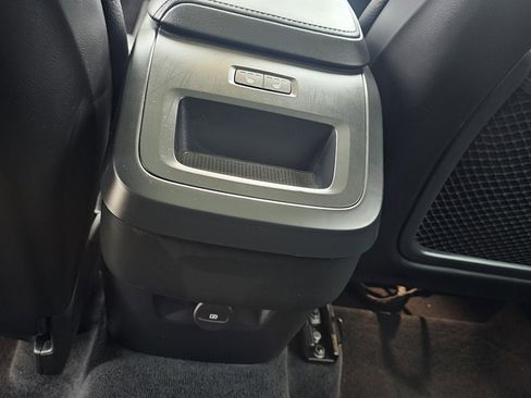 Certified 2023 Volvo XC60 B5 Plus w/ Climate Package image 19