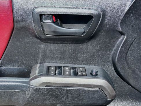 Used 2021 Toyota Tacoma SR5 RWD image 17