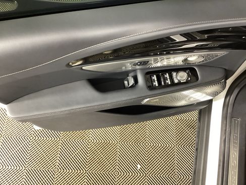 Used 2025 Lincoln Nautilus Reserve AWD/4WD image 17