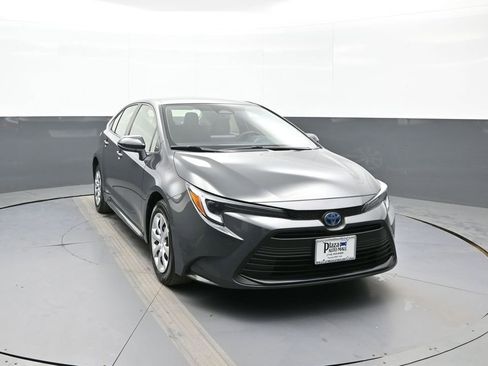 Certified 2024 Toyota Corolla LE image 3