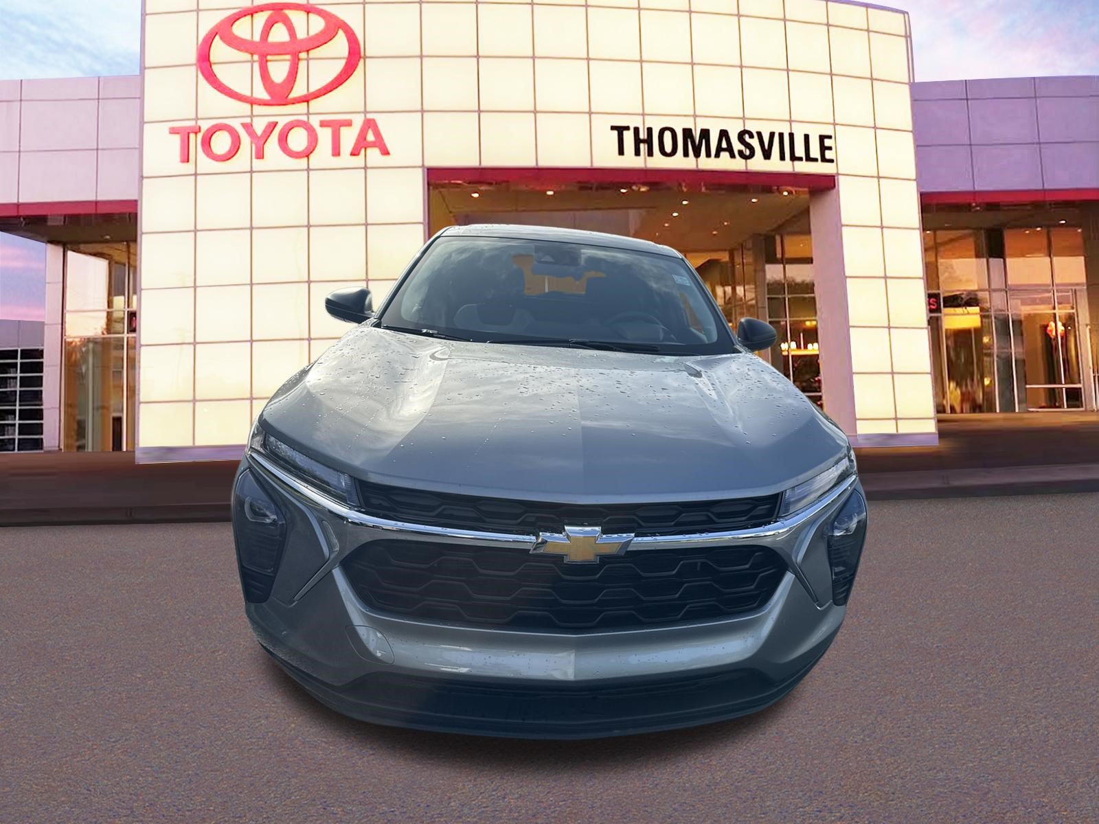 Used 2026 Chevrolet Trax LS FWD image 2