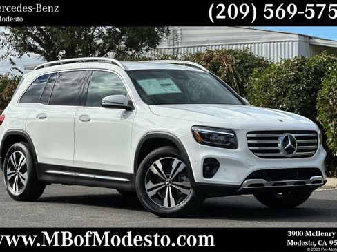 New 2025 Mercedes-Benz GLB 250 4MATIC image 1