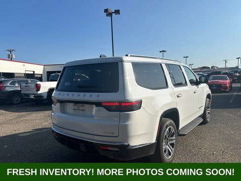 Used 2024 Jeep Wagoneer Series II w/ Flexible Seating Group AWD/4WD image 3