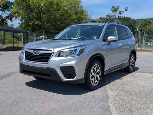 Used 2020 Subaru Forester Premium AWD/4WD image 2