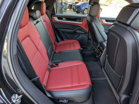 New 2026 Porsche Cayenne image 23