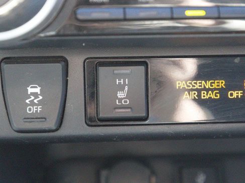 Used 2021 Toyota RAV4 XLE w/ Convenience Package AWD/4WD image 24