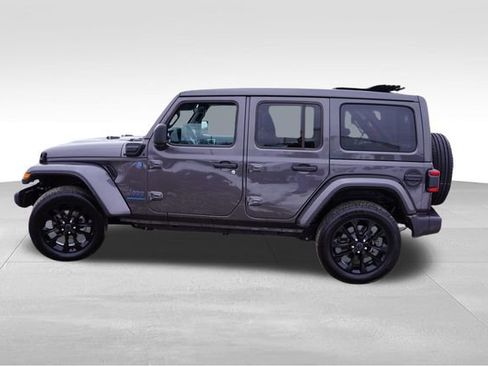 Certified 2025 Jeep Wrangler Unlimited Sahara w/ Safety Group image 10