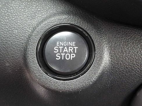 Used 2023 Hyundai Venue Limited image 21