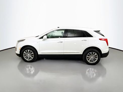 Used 2018 Cadillac XT5 Luxury w/ Driver Awareness Package FWD image 4