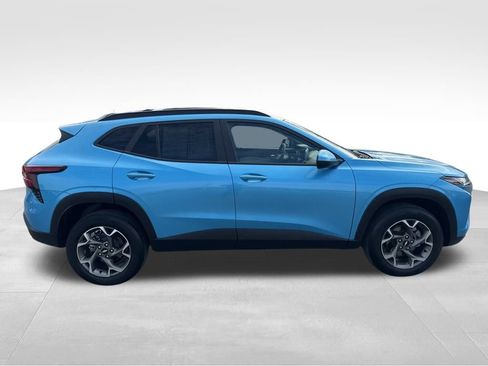Used 2025 Chevrolet Trax LT image 6