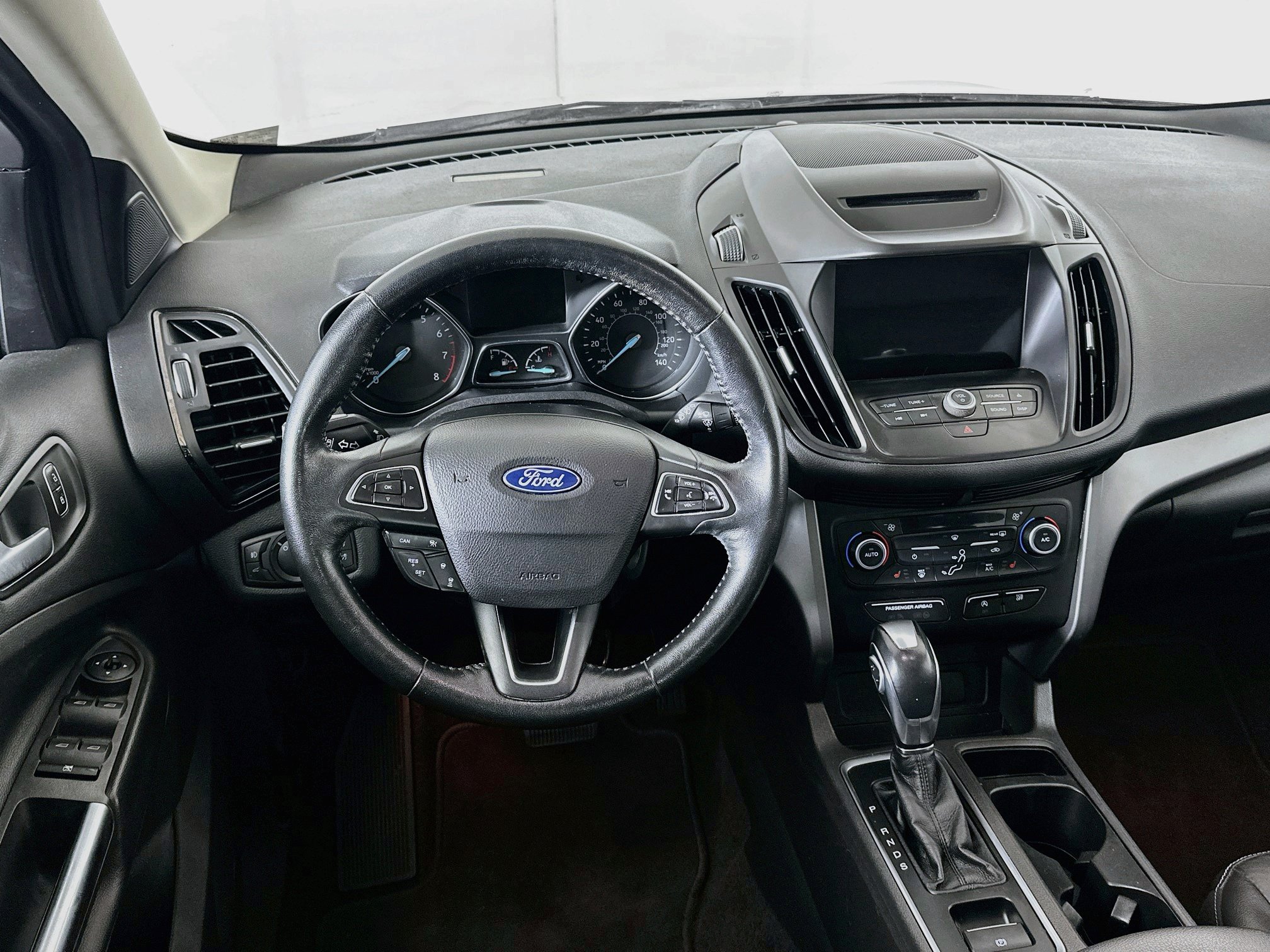 Used 2018 Ford Escape SEL w/ Ford Safe & Smart Package FWD image 18