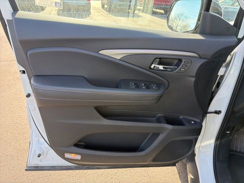 Used 2023 Honda Ridgeline RTL-E image 11