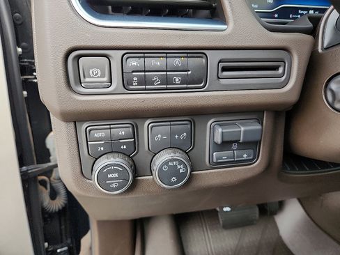 Used 2024 Chevrolet Tahoe Z71 w/ Off-Road Capability Package image 15