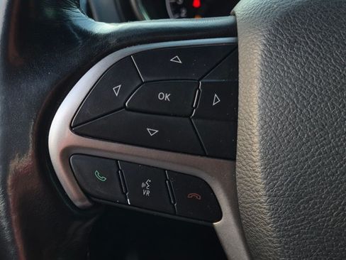 Used 2020 Jeep Grand Cherokee Overland AWD/4WD image 14