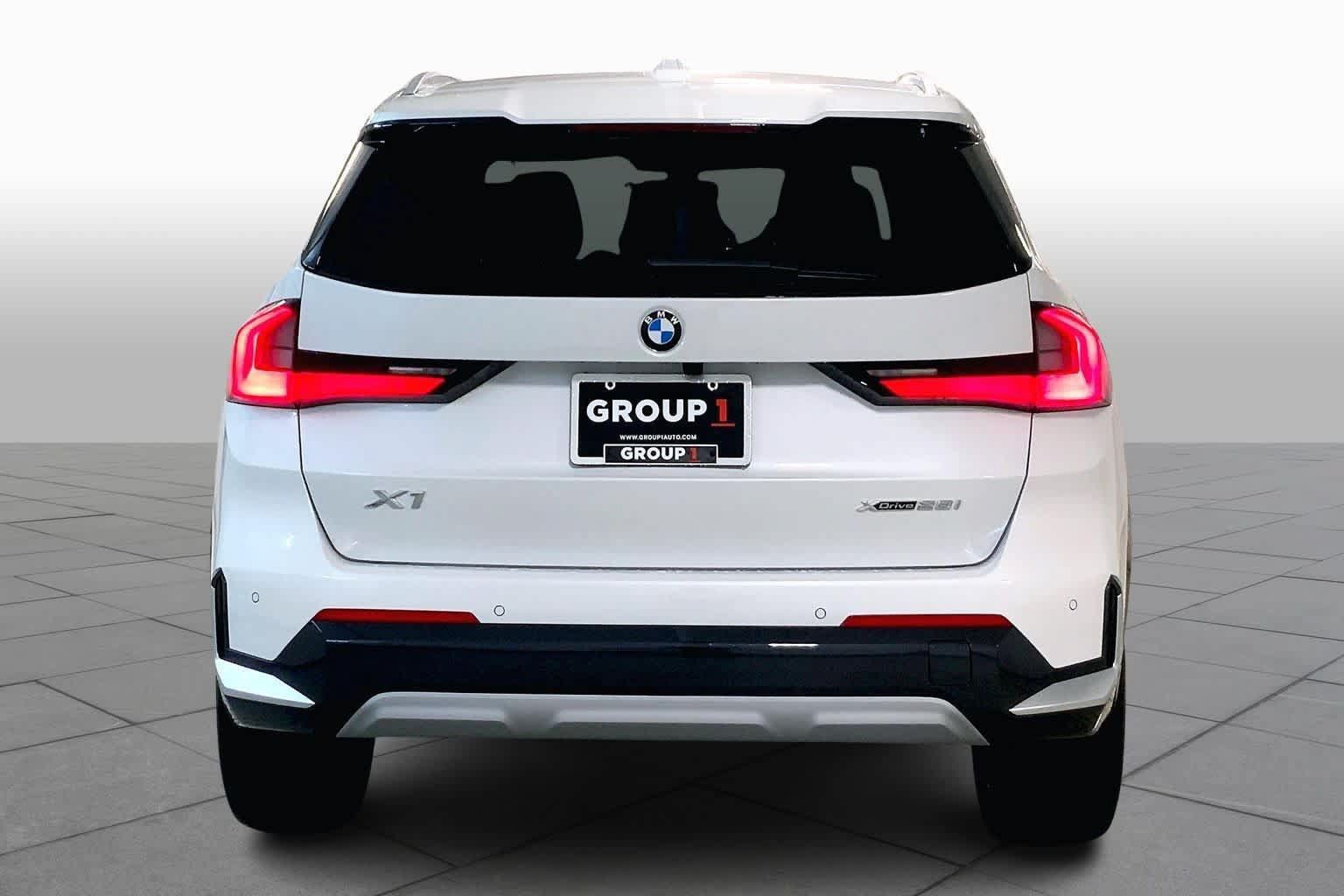 New 2026 BMW X1 xDrive28i w/ Technology Package AWD/4WD image 4