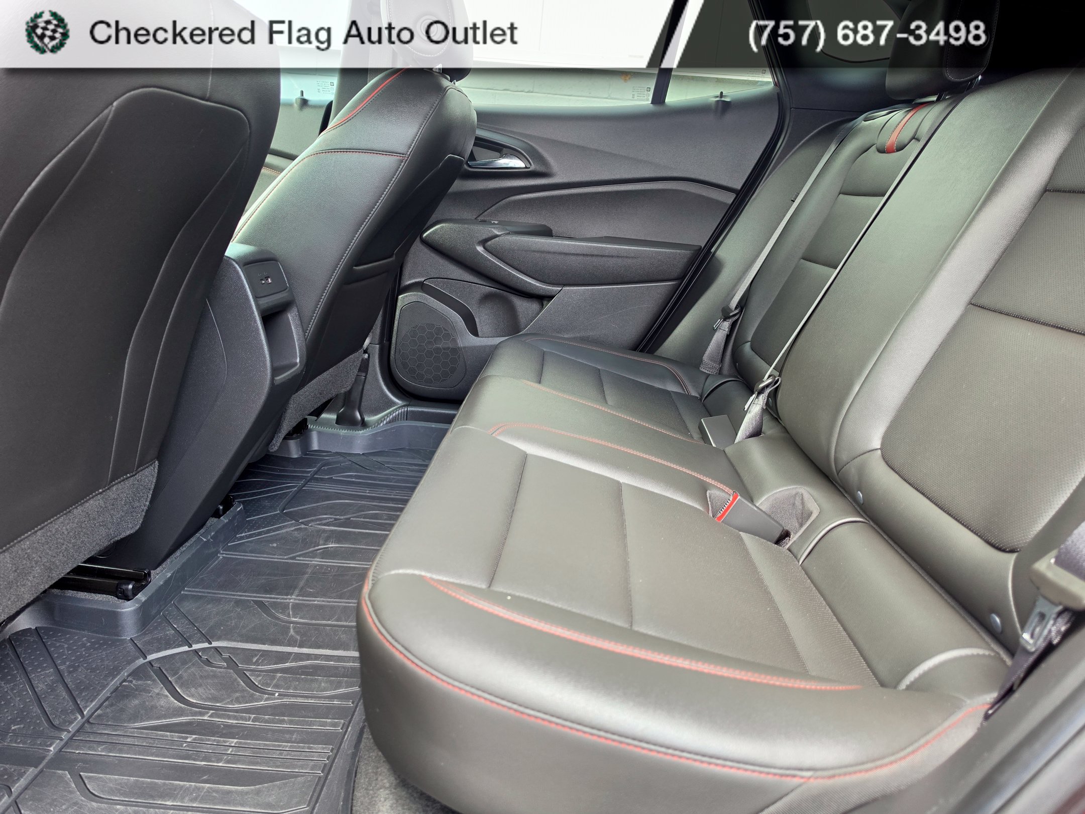 Used 2024 Chevrolet Trax RS w/ Sunroof Package FWD image 37